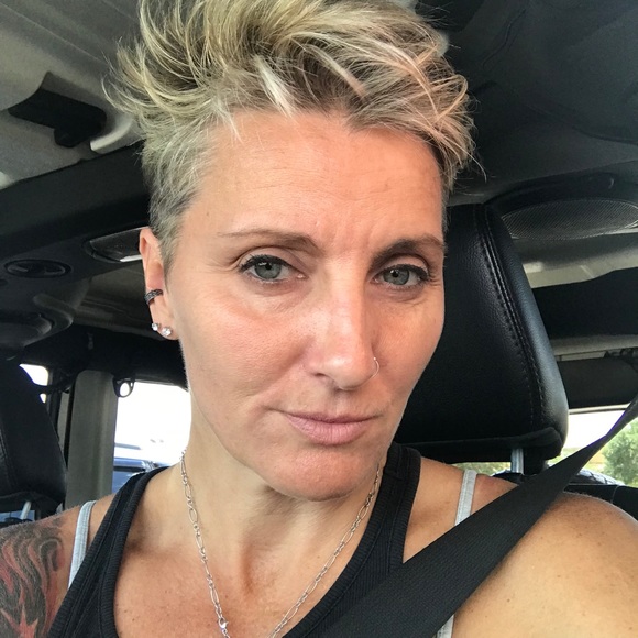 Meet your Posher, Sophia - Picture 2 of 2